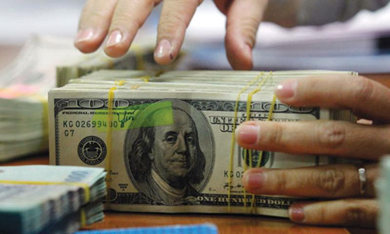 Pakistan's foreign exchange reserves drop below $9 billion