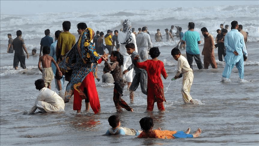 کراچی:  ساحل سمندر میں نہانے پر پابندی عائد ، نوٹیفکیشن جاری
