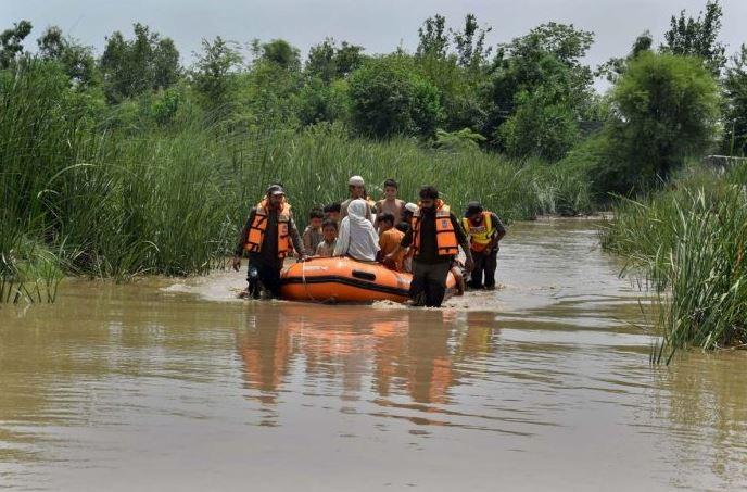 PM vows no politics, discrimination in rehabilitation of flood-hit people