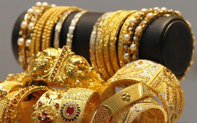 فی تولہ سونے کی قیمت میں مزید 1300 روپےکی کمی