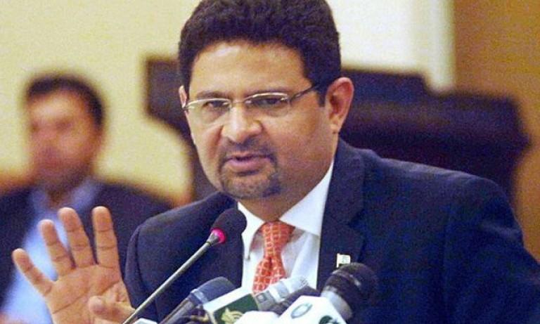 Govt imposes ban on luxury items' import to stabilize economy: Miftah