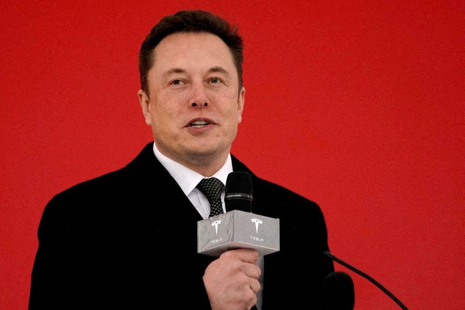 Elon Musk sells Tesla shares worth $6.9 billion amid Twitter legal battle