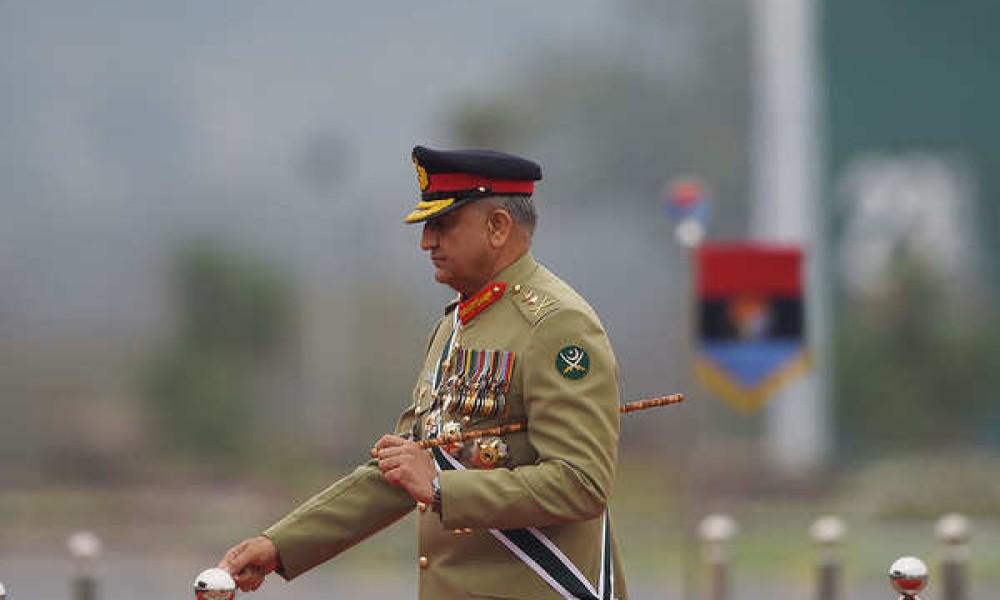 آرمی چیف سرکاری دورے پر برطانیہ پہنچ گئے