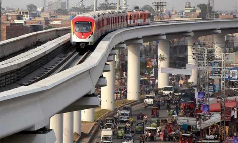 اورنج  ٹرین میں بزرگوں اور خصوصی  افراد کو مفت سفرکی سہولت دینے کا فیصلہ