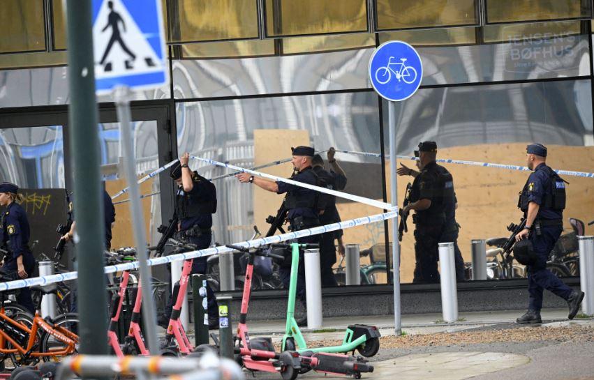 Two wounded in Sweden shopping centre shooting, one arrested