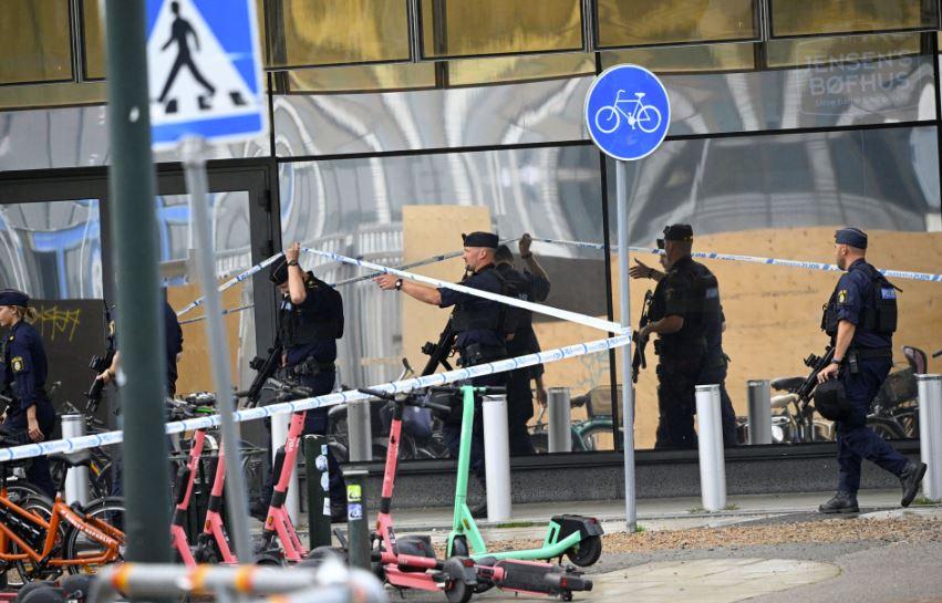 Two wounded in Sweden shopping centre shooting, one arrested