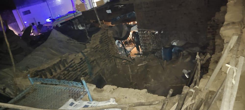 لاہور میں مکان کی چھت گر گئی، 3 لڑکیاں‌  جانبحق