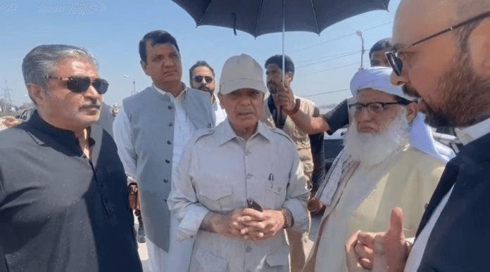 PM directs to utilize all resources for relief of flood victims