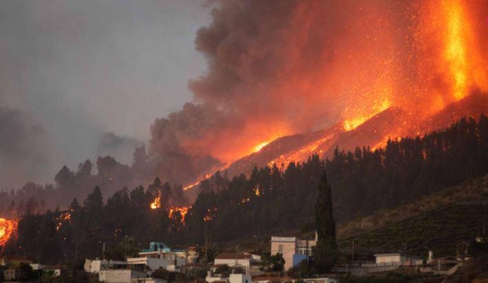 Volcano eruption: Lava pours out in Spain's Canary Islands for first time in 50 years