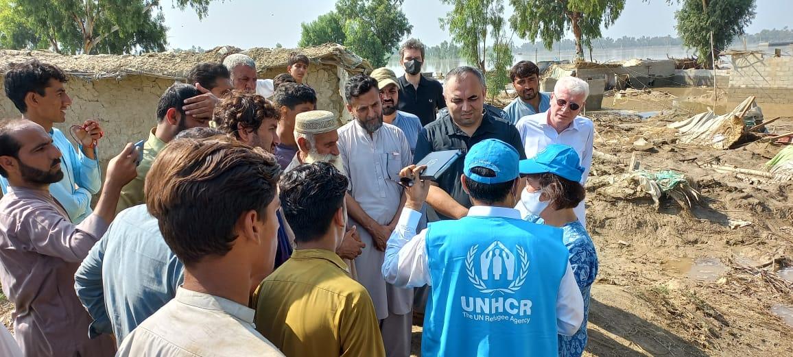 UN intensifies drive to distribute relief materials to flood-hit people