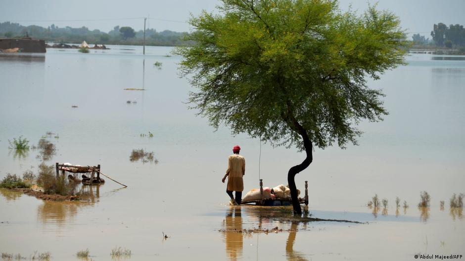 PM praises authorities for restoring flood-hit essential services