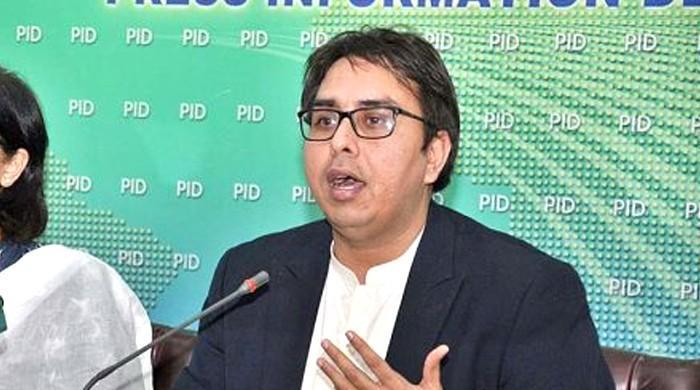 ن لیگ کے دور میں کھانے ہیلی کاپٹر میں جاتےتھے : شہباز گل