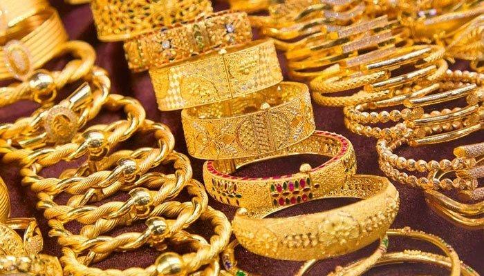 ملک میں سونے کی فی تولہ قیمت میں کمی