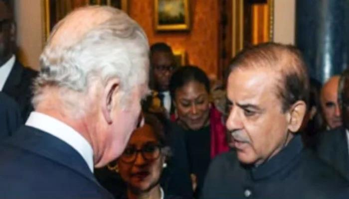 وزیراعظم کی کنگ چارلس سوئم  سے ملاقات ،  ملکہ الزبتھ دوئم کے انتقال پر تعزیت