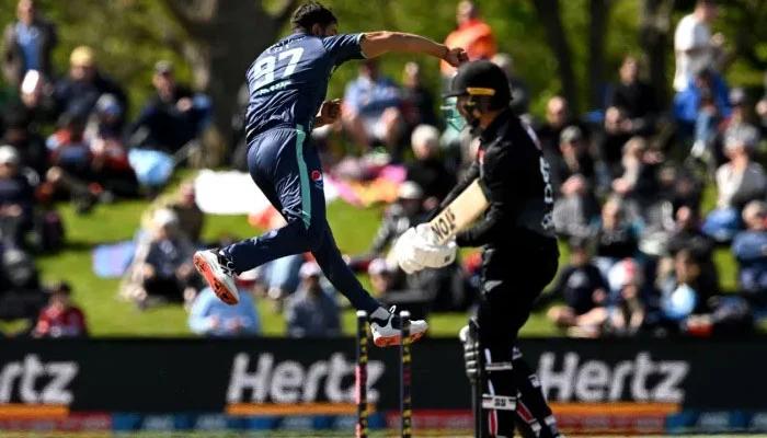 سہ ملکی سیریز  فائنل : پاکستان کا نیوزی لینڈ کیخلاف   164 رنز کے ہدف کا تعاقب