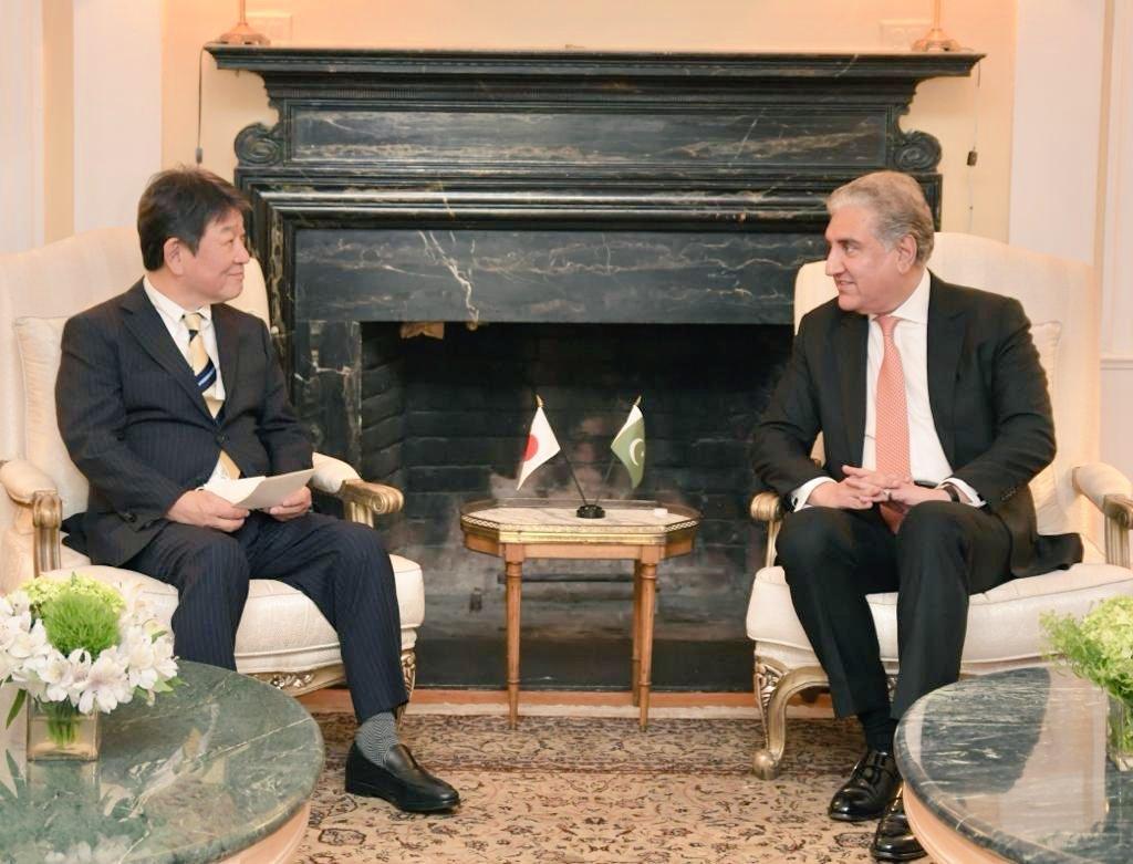 Pakistan FM meets his Japanese counterpart