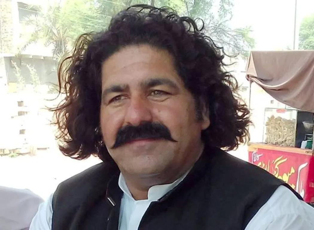 Karachi court acquits Ali Wazir, 12 others in terrorism case