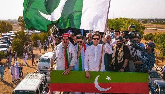 پی ٹی آئی لانگ مارچ، عمران خان کے لیے 40 فٹ لمبا کنٹینر تیار