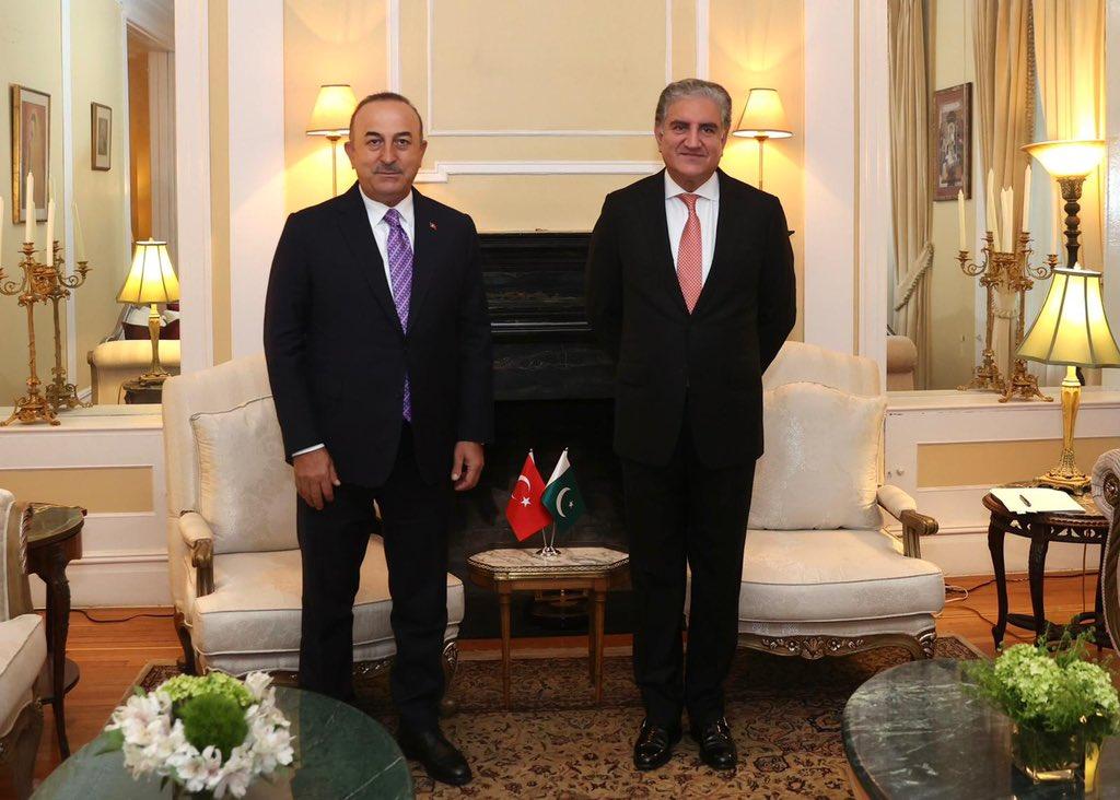 FM Pakistan Shah Mehmood meets his Turkish counterpart