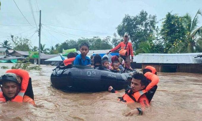 Philippines’ death toll from Tropical Storm Nalgae climbs to 72