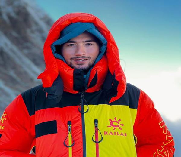 شہروزکاشف نےدنیا کی آٹھویں بلند ترین چوٹی مناسلو سرکرلی