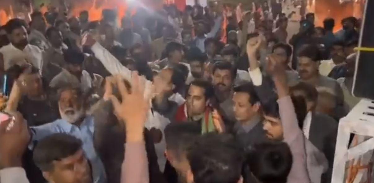 Assassination attempt on Imran Khan: Angry PTI activists stage protests across Pakistan