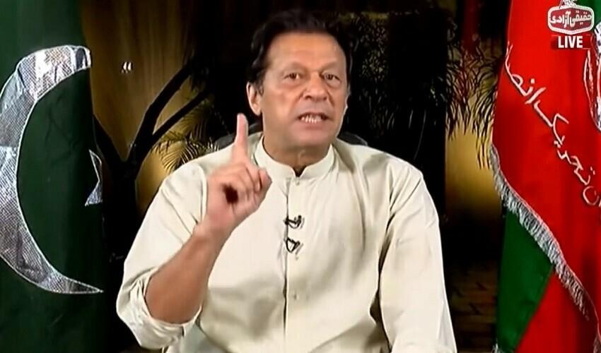 نواز شریف ملک کی تقدیر سے کھیل رہا ہے : عمران خان