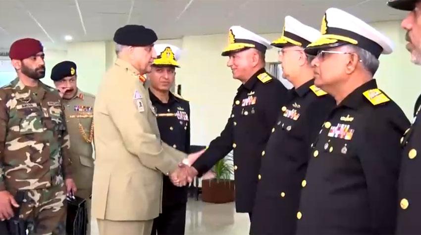 COAS pays farewell visits to Naval, Air headquarters