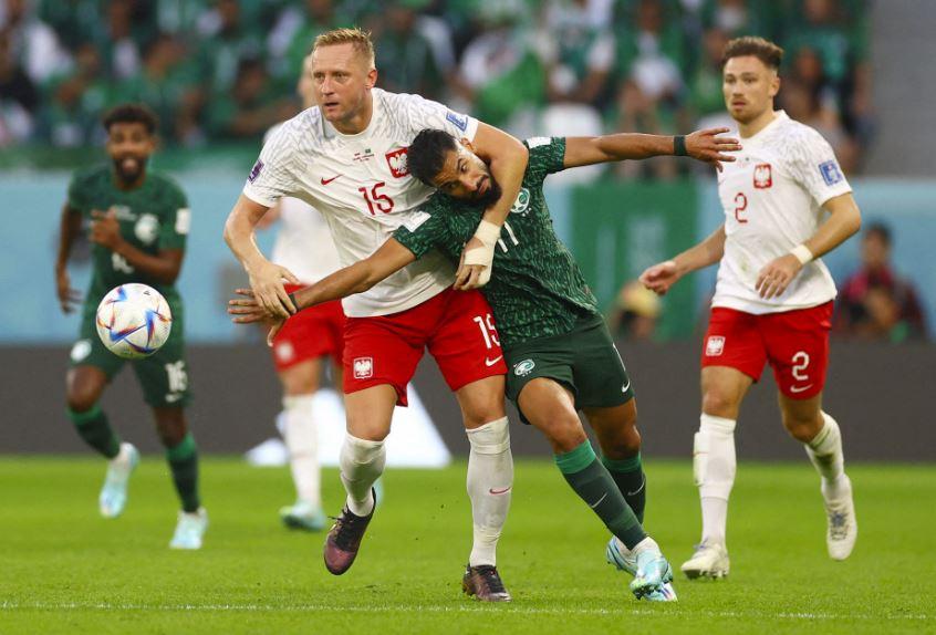 Poland beat Saudi Arabia 2-0, near World Cup last 16