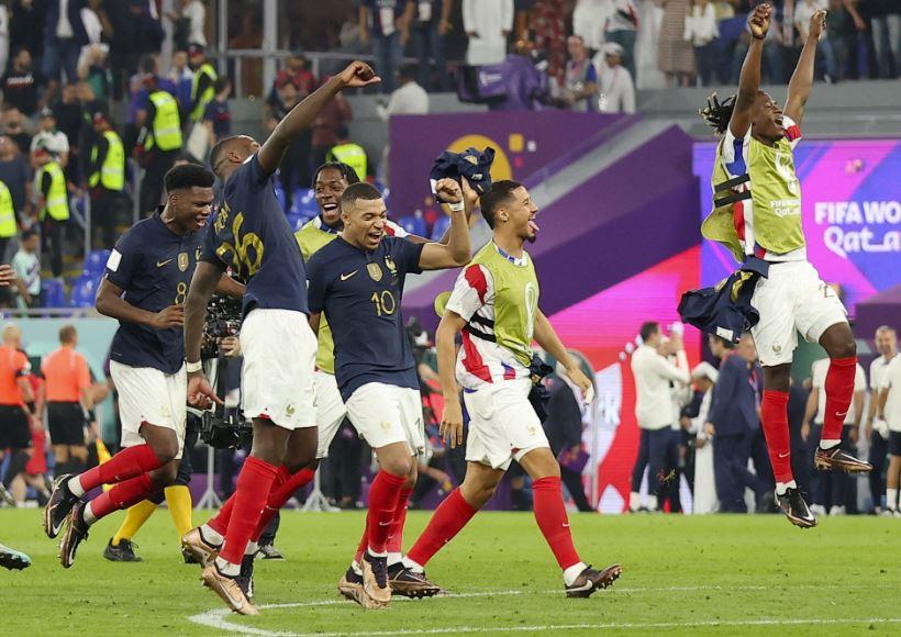 Mbappe double gives France victory over Denmark, early place in last 16