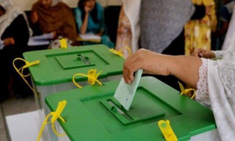 آزاد کشمیر میں 31 سال بعد بلدیاتی انتخابات، پولنگ جاری