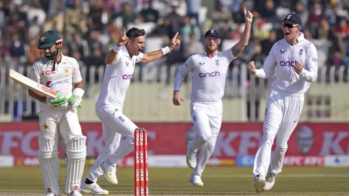 England beat Pakistan by 74 runs in first Test, lead series 1-0