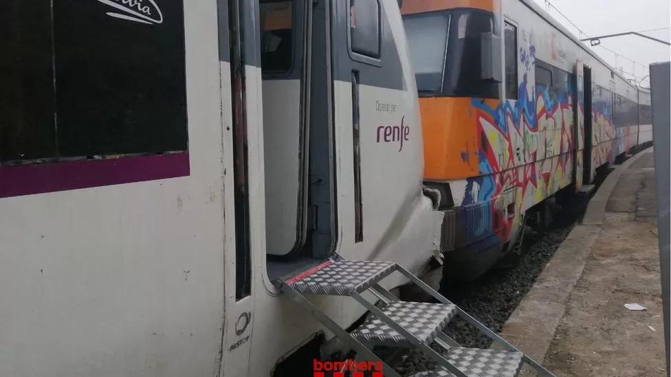 Over 150 injured as two trains collide in Spain