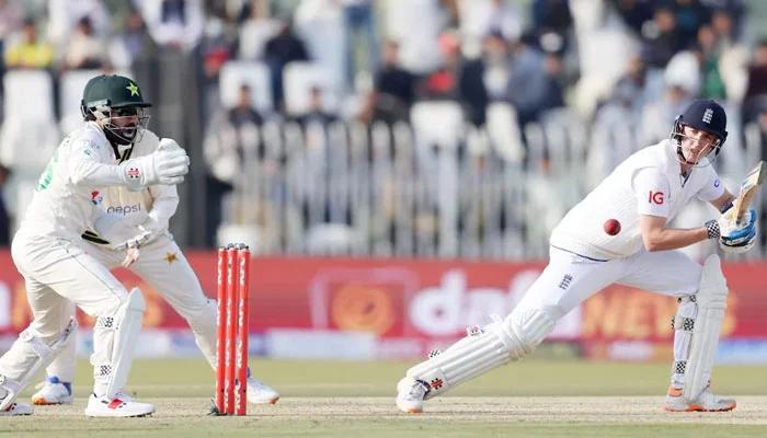 ملتان ٹیسٹ : انگلینڈ کا پاکستان کیخلاف ٹاس جیت کر پہلے بیٹنگ کا فیصلہ