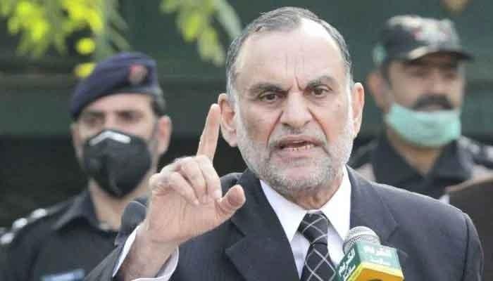 Balochistan court quashes all FIRs against Azam Swati 