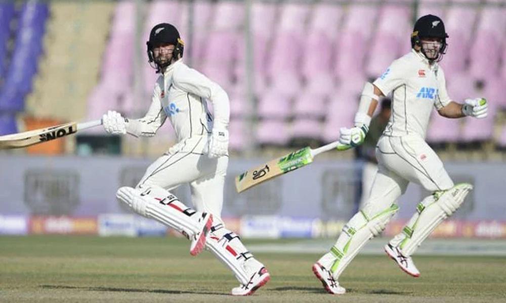 کراچی ٹیسٹ: دوسرے دن کے اختتام پرنیوزی لینڈ کے بغیر وکٹ گنوائے 165 رنز