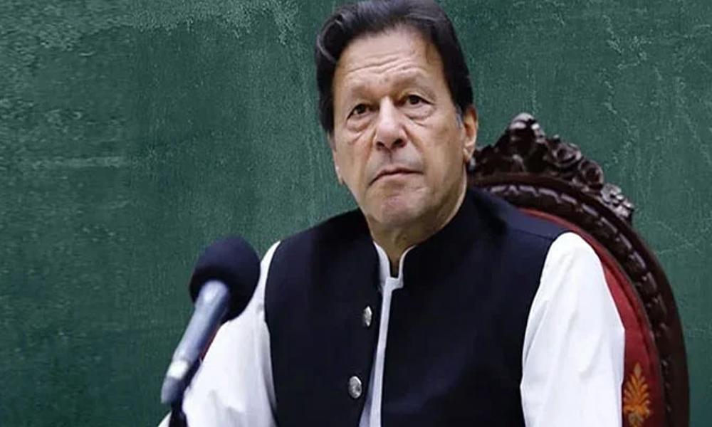 استعفوں  پر مشاورت ، عمران خان نے پارٹی  کی مرکزی قیادت کو طلب کرلیا 