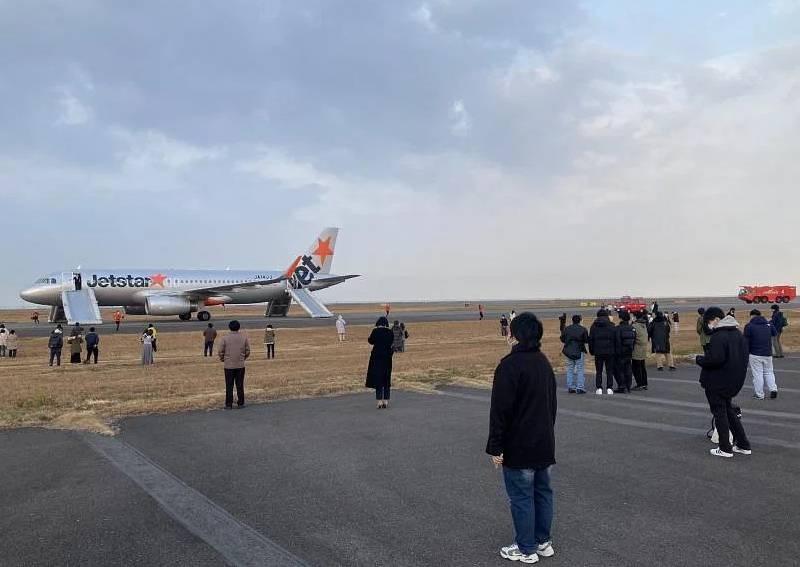 Japan flight makes emergency landing after bomb threat