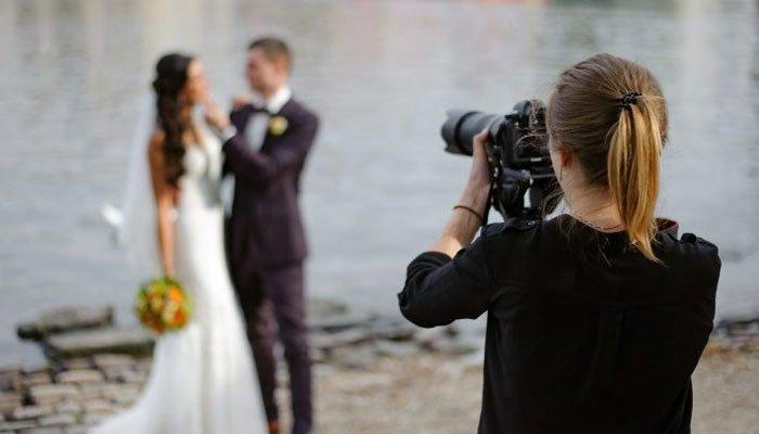 فوٹوگرافر نے شادی میں کھانا نہ دینے پر دلہے کے سامنے تمام تصاویر ڈیلیٹ کردیں