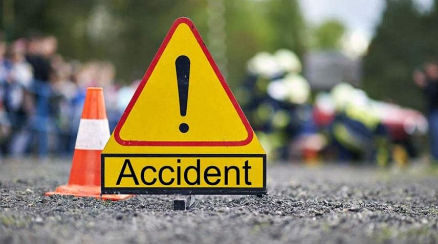 Seven killed, over 15 injured in bus-truck collision 