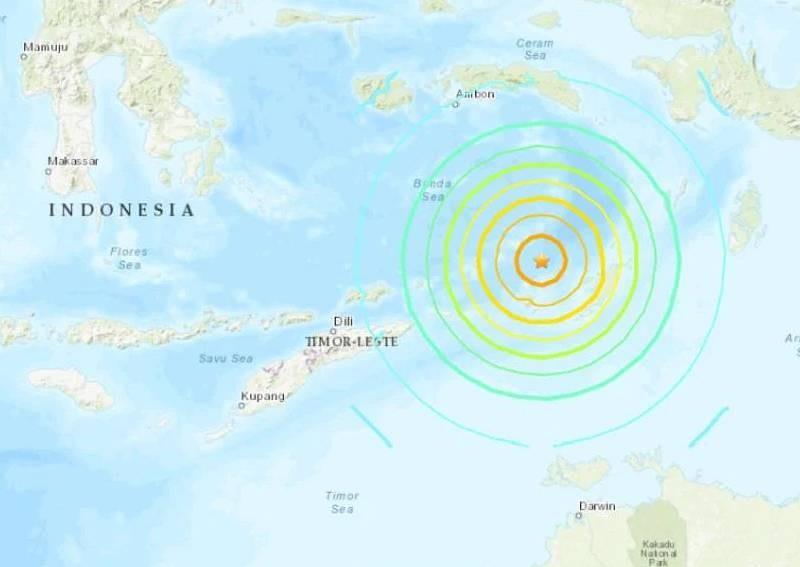 Strong 7.6-magnitude quake strikes Indonesia