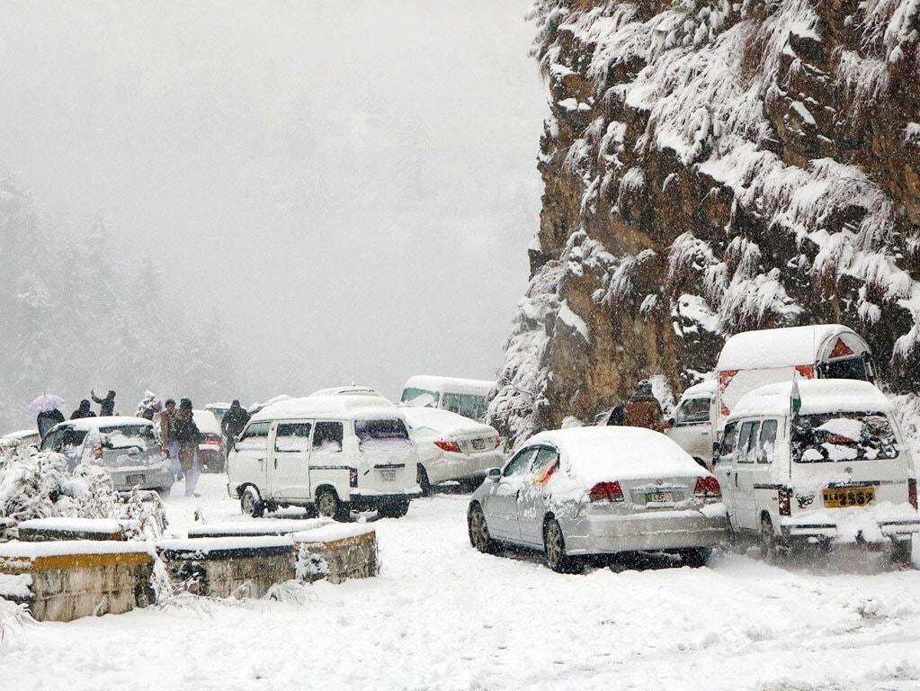 Tourists advised to follow precautionary measures amid snowfall