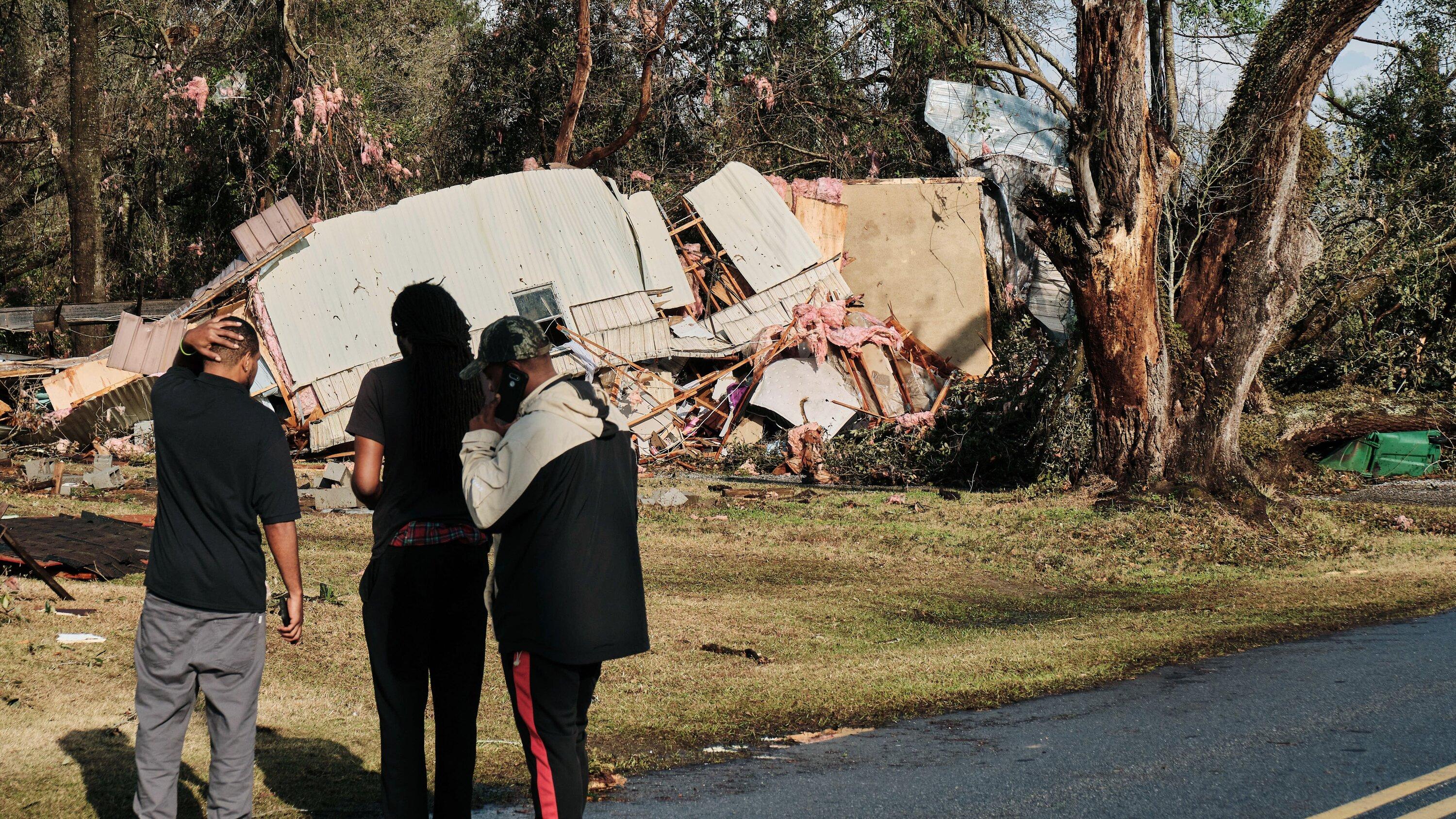 Six killed in Alabama as tornado threat looms