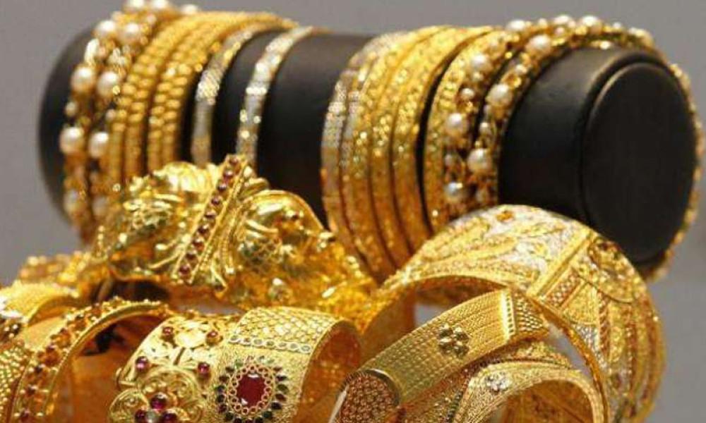 Gold price falls by Rs2800 per tola in Pakistan