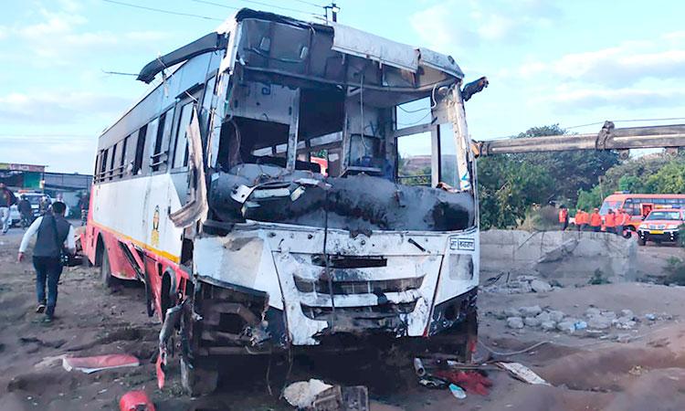 Sri Lanka: Seven killed, over 50 injured in van-school bus collision