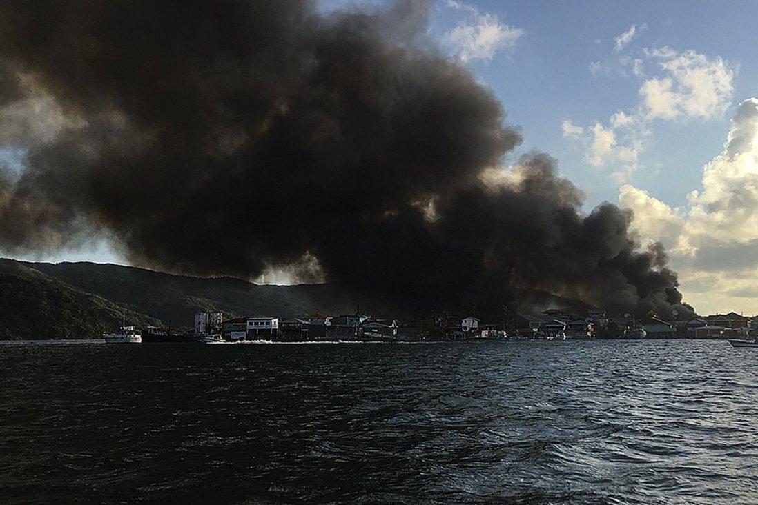 Major fire ravages Honduran Resort Island; destroys 210 buildings 
