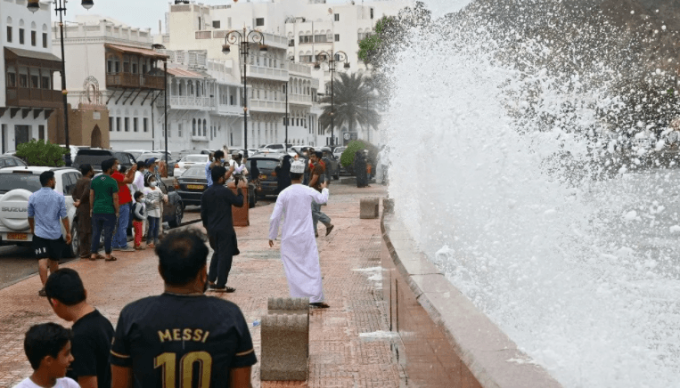 سمندری طوفان شاہین: عمانی حکام کا ملک میں دو روز کی عام تعطیل کا اعلان