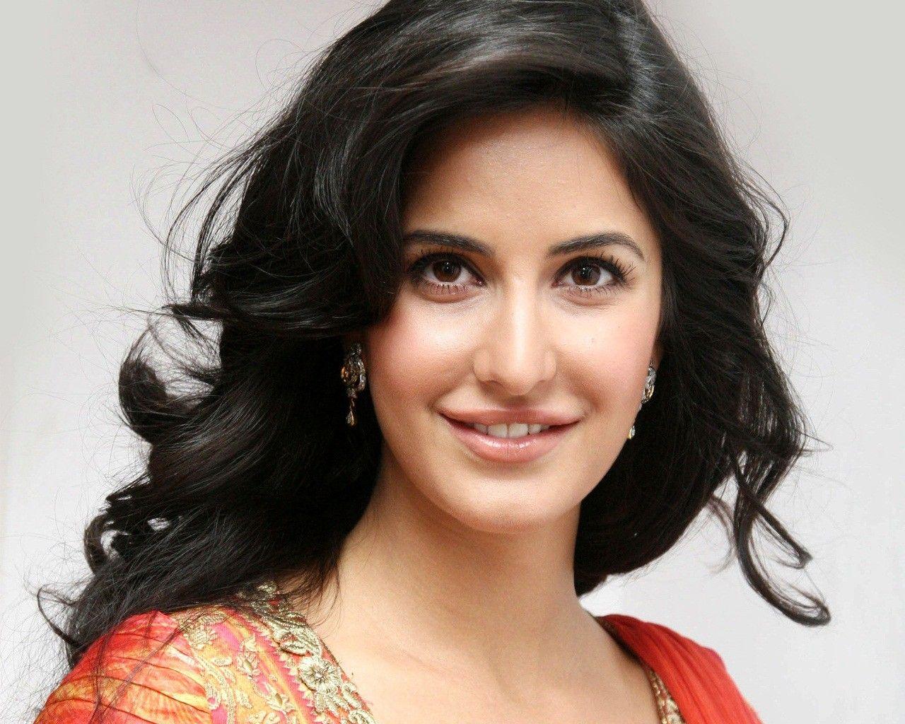 Katrina smiles over ‘70m’ fan following on Instagram