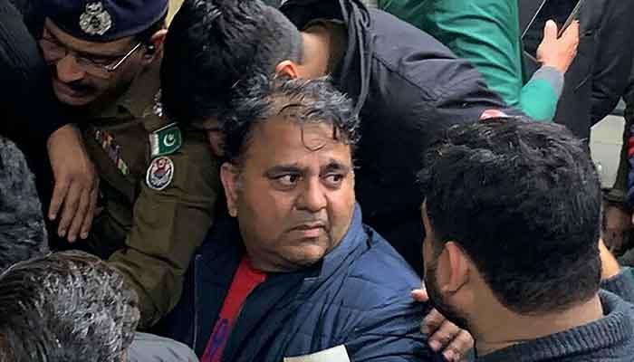 فواد چوہدری کے جسمانی ریمانڈ کا فیصلہ جوڈیشل مجسٹریٹ کرینگے، سیشن کورٹ