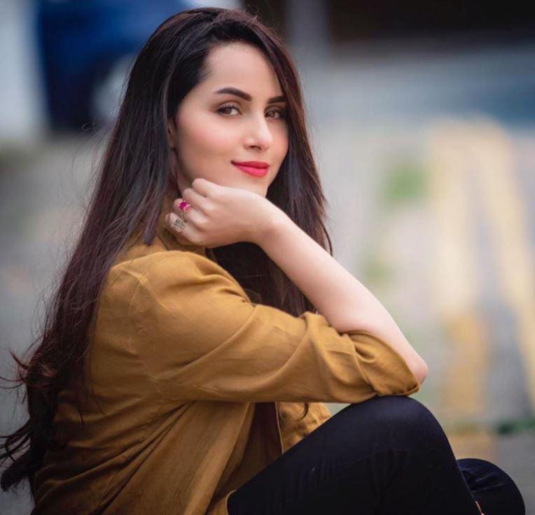 Nimra Khan hospitalised, urges fans to pray for speedy recovery